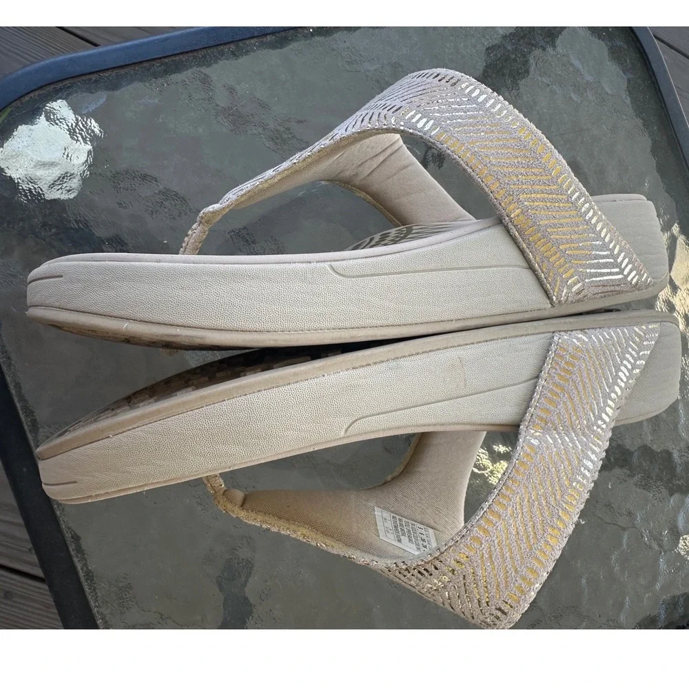 Skechers‎ Memory Foam Gold Wedge Sandals Women's 9 Natural Beige